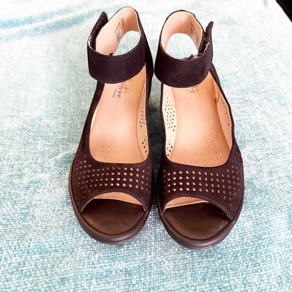 Clark’s Women's Black Wedge Sandals
